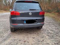 Gebraucht VW Tiguan Trendline 125 PS (91 kW) 2016 Schwarz SUV