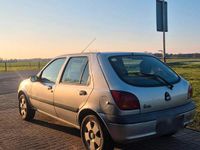 Gebraucht Ford Fiesta 2001 Silber Kleinwagen