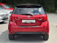 Gebraucht Toyota Yaris Style 99 PS (72 kW) 2016 Rot Kleinwagen