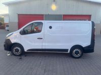 Gebraucht Opel Vivaro 95 PS (69 kW) 2018 Weiß Van / Kleinbus