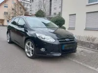 Używany Ford Focus Titanium 182 KM (133 kW) 2014 Czarny Kombi