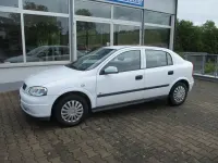 Gebraucht Opel Astra 90 PS (66 kW) 2010 Weiß Limousine
