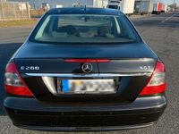 Gebraucht Mercedes E200 Classic 163 PS (119 kW) 2009 Schwarz Limousine