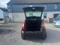 Gebraucht Lada 111 90 PS (66 kW) 2012 Schwarz Limousine