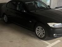Gebraucht BMW 320 177 PS (130 kW) 2009 Schwarz Limousine