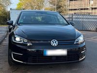 Second-hand VW e-Golf 100 kW (136 CP) 2020 Negru Hatchback