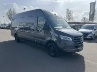 Gebraucht Mercedes Sprinter 190 PS (139 kW) 2025 Tenoritgrau metallic Van
