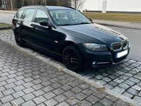 Gebraucht BMW 330 256 PS (188 kW) 2011 Schwarz Kombi