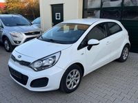 Second-hand Kia Rio 86 CP (63 kW) 2012 Alb Berlinǎ