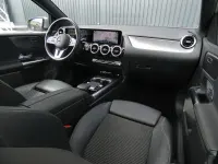 Gebraucht Mercedes B200 150 PS (110 kW) 2019 Irdiumsilber Kleinwagen