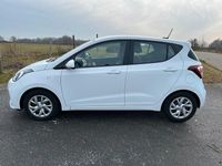 Gebraucht Hyundai i10 67 PS (49 kW) 2018 Weiß Kleinwagen
