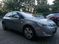 Gebraucht Opel Astra 116 PS (85 kW) 2011 Grau Limousine