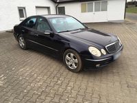 Gebraucht Mercedes E320 224 PS (164 kW) 2002 Blau Limousine