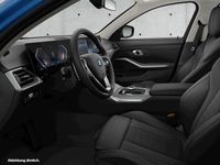 Gebraucht BMW 330e Efficient Dynamics 292 PS (214 kW) 2023 Phytonicblau Kombi