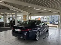 Gebraucht BMW 545e Luxury Line 394 PS (289 kW) 2021 Tansanitblau Limousine