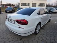 Gebraucht VW Passat 170 PS (125 kW) 2018 Weiß Limousine