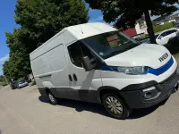 Gebraucht Iveco Daily 136 PS (100 kW) 2018 Weiß Van / Kleinbus