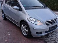 Gebraucht Mercedes A180 Elegance 109 PS (80 kW) 2006 Silber Van / Kleinbus