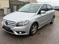 Gebraucht Mercedes B180 Edition 109 PS (80 kW) 2014 Silber Van / Kleinbus