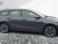 Neu Kia Ceed Sportswagon 140 PS (102 kW) 2026 Grau / darkpentametal Kombi