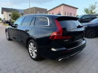 Gebraucht Volvo V60 Inscription 150 PS (110 kW) 2019 Schwarz Kombi