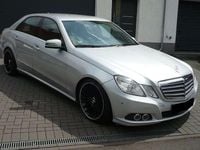 Używany Mercedes E250 Elegance 204 KM (150 kW) 2009 Srebrny Sedan/Limuzyna