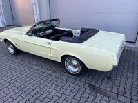 Gebraucht Ford V8 224 PS (164 kW) 1967 Gelb Cabrio