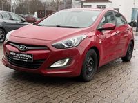 Gebraucht Hyundai i30 Classic 99 PS (72 kW) 2014 Cool red / sol Limousine