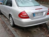 Gebraucht Mercedes E320 224 PS (164 kW) 2002 Silber Limousine