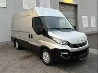 Usata Iveco Daily 156 CV (114 kW) 2017 Argento Monovolume