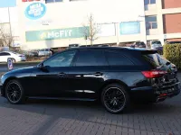 Gebraucht Audi A4 S-Line 163 PS (119 kW) 2023 Mythosschwarzmet. (metallic) Kombi
