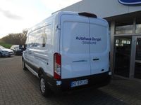Gebraucht Ford E-Transit Trend 135 kW (184 PS) 2022 Frostweiß Van