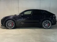 Neu Porsche Macan Turbo 469 kW (639 PS) 2026 Tiefschwarzmetallic SUV