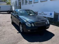 Gebraucht Mercedes E220 150 PS (110 kW) 2003 Schwarz Limousine