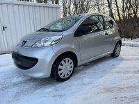 Gebraucht Peugeot 107 68 PS (50 kW) 2006 Silber Kleinwagen