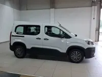 Gebraucht Peugeot Rifter Active 110 PS (80 kW) 2022 Weiß Van / Kleinbus