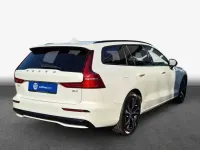 Gebraucht Volvo V60 145 PS (106 kW) 2025 Kombi