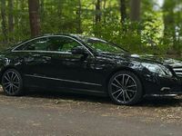 Gebraucht Mercedes E500 AMG line 387 PS (284 kW) 2010 Schwarz Coupé