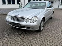 Gebraucht Mercedes E240 177 PS (130 kW) 2002 Silber Limousine