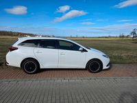 Gebraucht Toyota Auris 111 PS (81 kW) 2015 Weiß Kombi