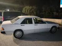 Second-hand Mercedes 190 120 CP (88 kW) 1990 Alb Berlinǎ