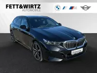 Gebraucht BMW 520 M Sport 208 PS (152 kW) 2025 Black sapphire metallic Kombi