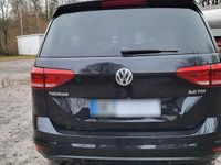 Gebraucht VW Touran Highline 150 PS (110 kW) 2015 Schwarz Van / Kleinbus