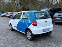 Gebraucht VW Fox 54 PS (39 kW) 2009 Weiß Kleinwagen