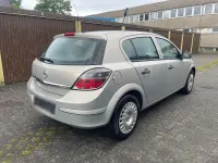 Gebraucht Opel Astra 90 PS (66 kW) 2009 Gold Limousine