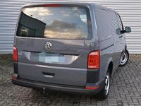 Gebraucht VW Transporter 102 PS (75 kW) 2019 Grau Van