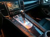 Second-hand Porsche Panamera 250 CP (183 kW) 2012 Negru Hatchback
