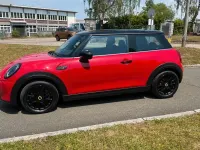 Gebraucht Mini Cooper SE Classic 135 kW (184 PS) 2023 Rot Kleinwagen