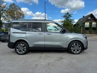 Gebraucht Ford Tourneo Courier Titanium 125 PS (91 kW) 2025 Silber Van / Kleinbus