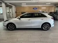 Gebraucht Kia Ceed Spirit 160 PS (117 kW) 2022 Silber Kleinwagen
